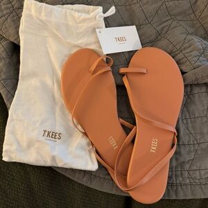 Tkees Sandals LC Dope NWT Size 10